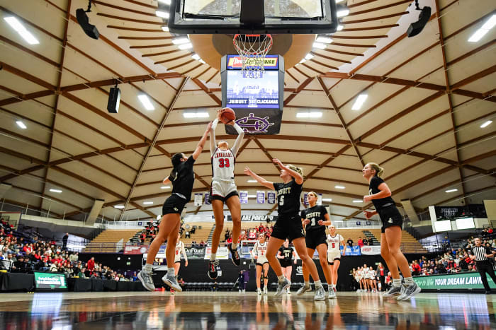 Clackamas Jesuit 6A Oregon girls basketball quarterfinal 2024 Naji Saker-102